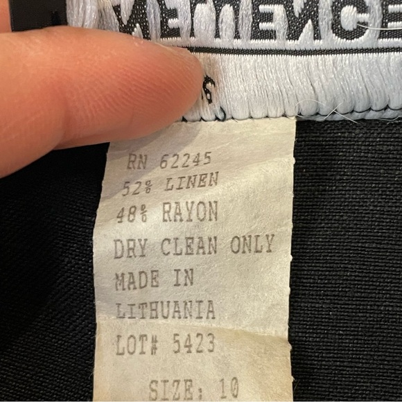 Black Sleeveless Maxi Dress with Unique Print - Picture 7 of 8